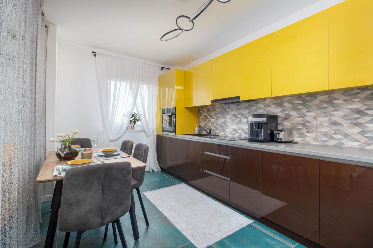 Talida'S Apartment Colorful And Brightnes Oradea Exterior foto